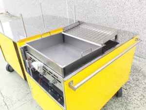 carretti a spinta giallo cargo-bike friggitoria street food