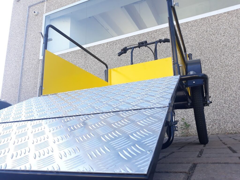 NORDIK HEAVY DUTY CARGO BIKE ITALIANA ITALY DISABILI GIALLA