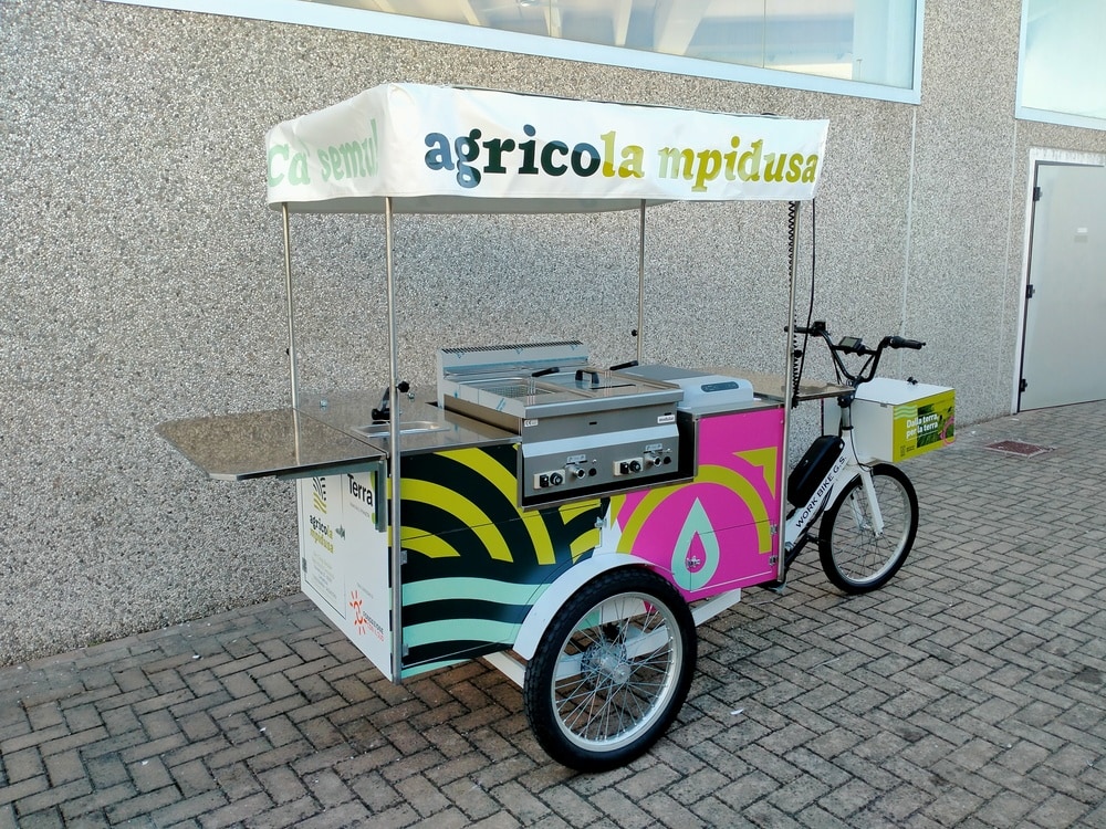 TRICICLO CARGO BIKE LAMPEDUSA STREET FOOD FRIGGITORIA