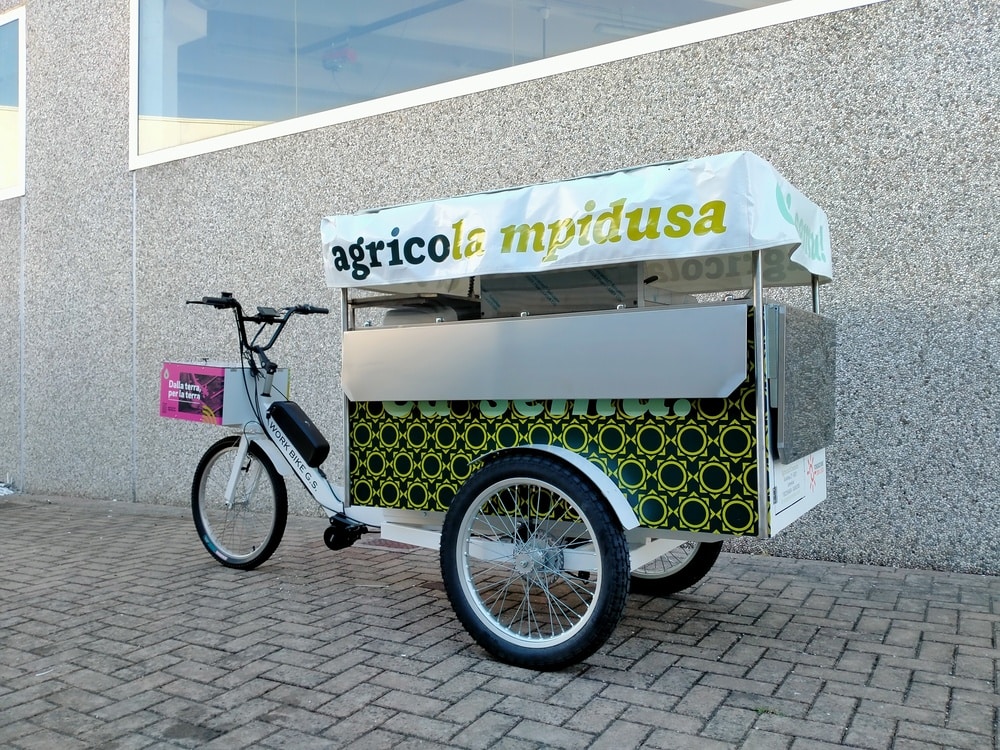 TRICICLO CARGO BIKE LAMPEDUSA STREET FOOD FRIGGITORIA