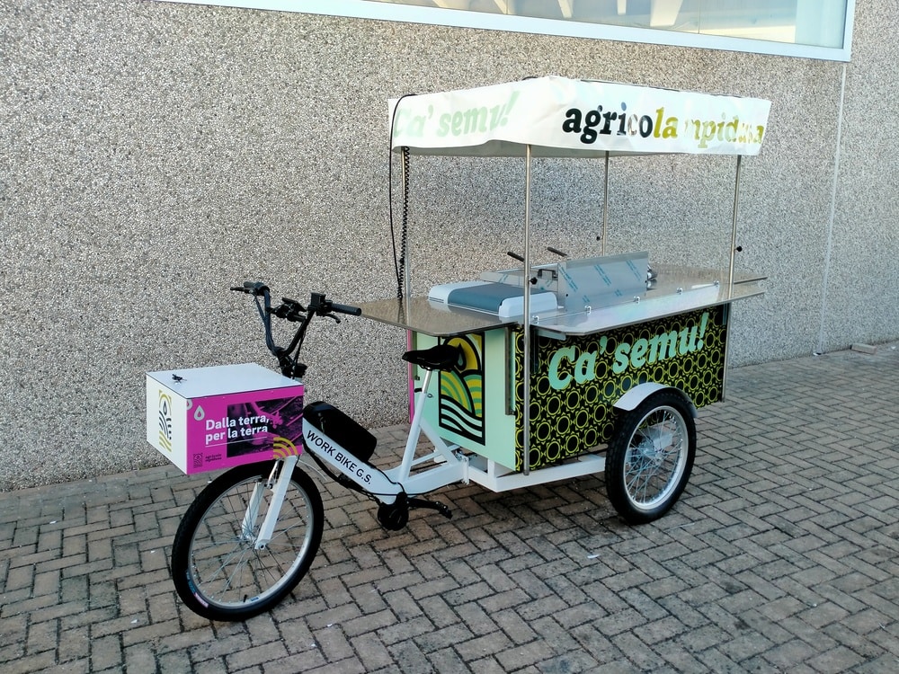 TRICICLO CARGO BIKE LAMPEDUSA STREET FOOD FRIGGITORIA