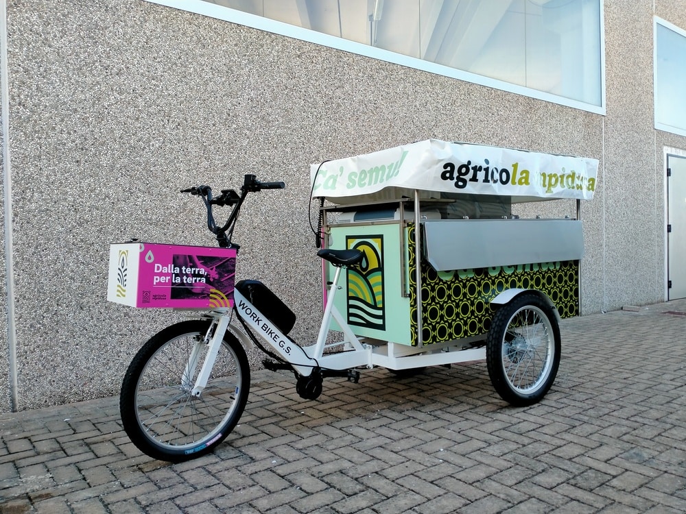 TRICICLO CARGO BIKE LAMPEDUSA STREET FOOD FRIGGITORIA